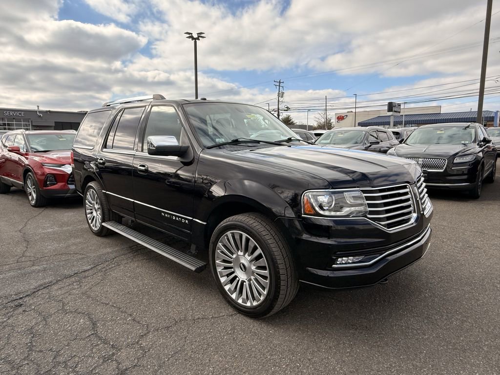 Used 2017 Lincoln Navigator Select image 7