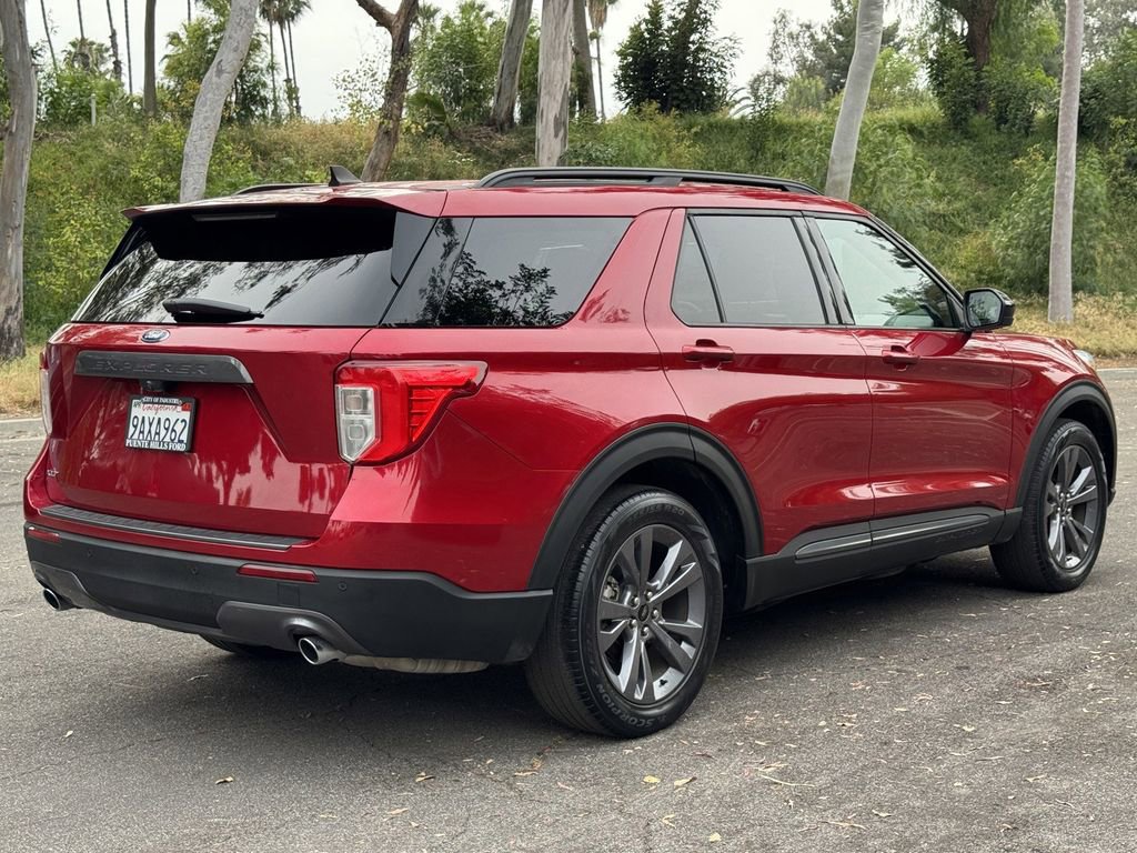 Used 2022 Ford Explorer XLT w/ Equipment Group 202A image 6