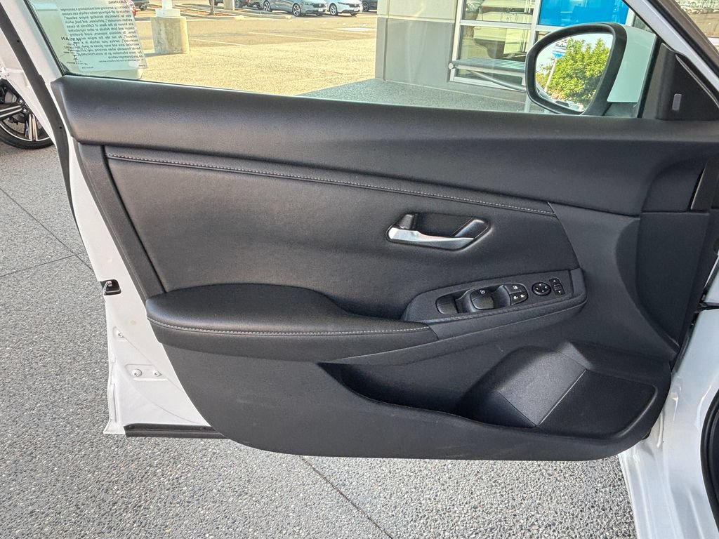 Used 2024 Nissan Sentra SV FWD image 22