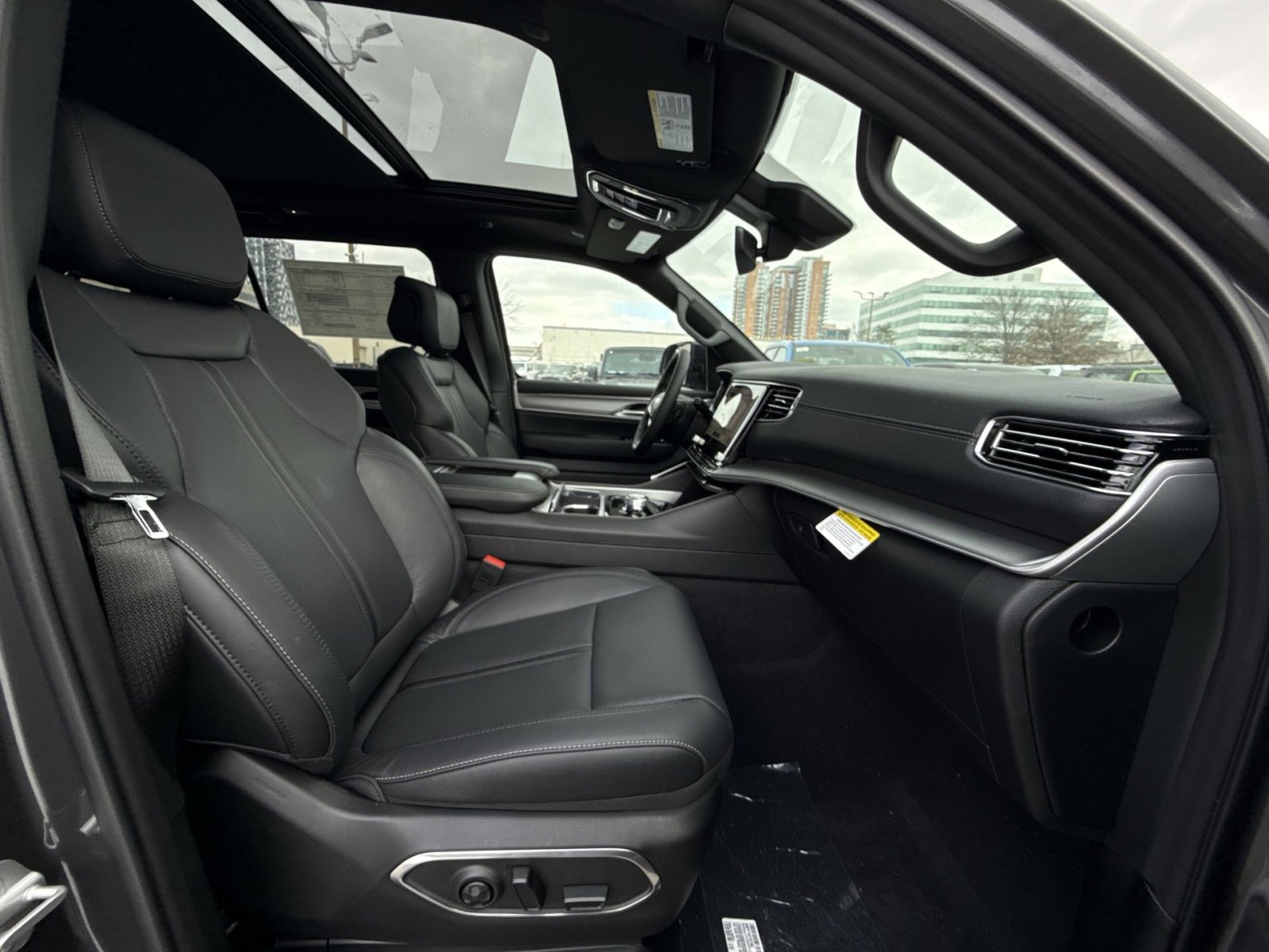 New 2026 Jeep Grand Wagoneer L Limited w/ Premium Group II image 28