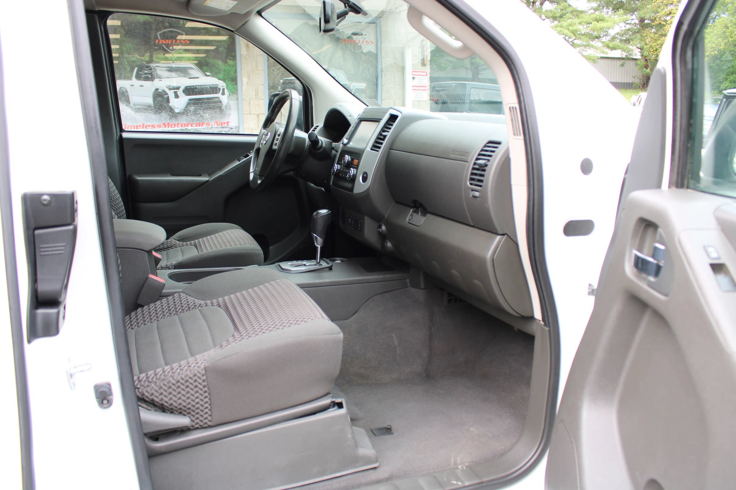 Used 2021 Nissan Frontier SV RWD image 14