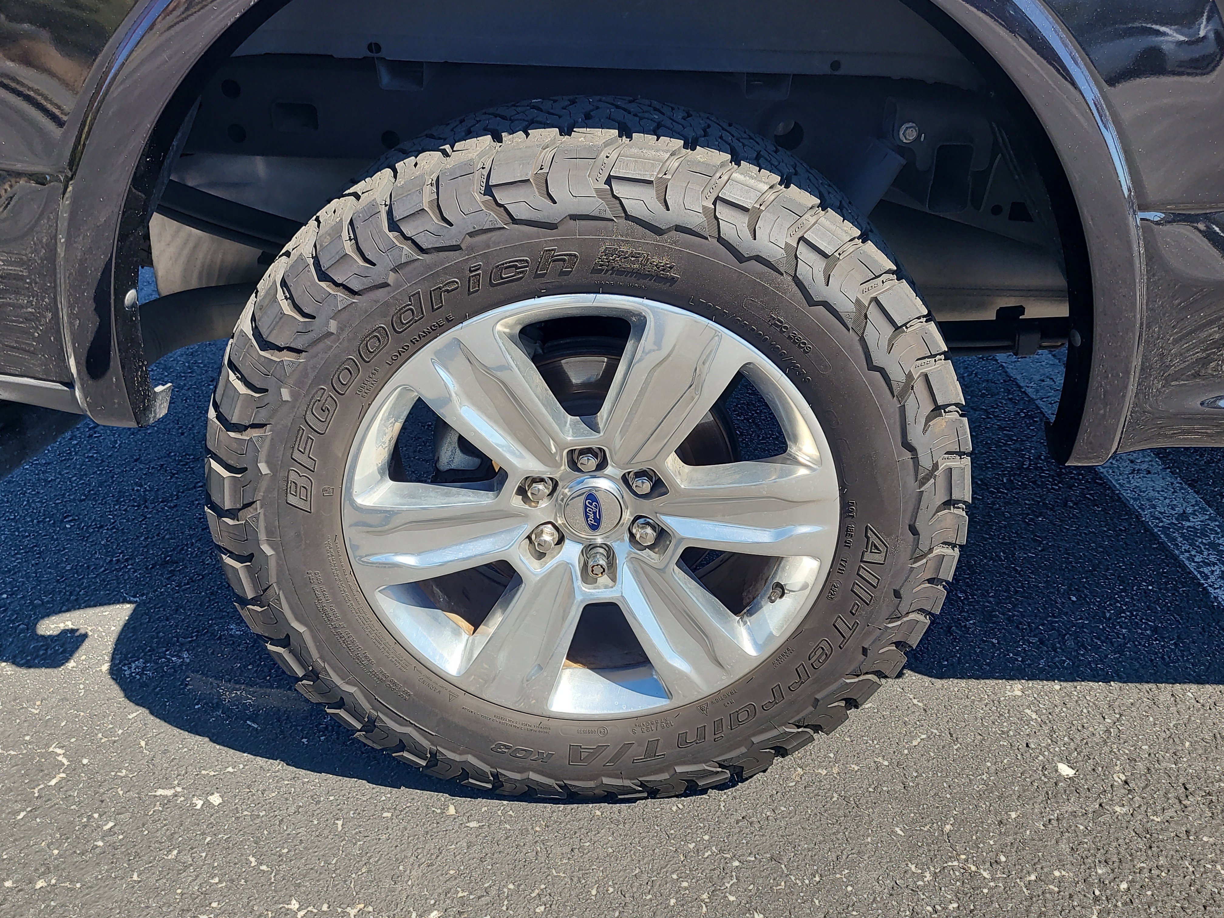 Used 2019 Ford F150 Platinum w/ Equipment Group 701A Luxury image 9