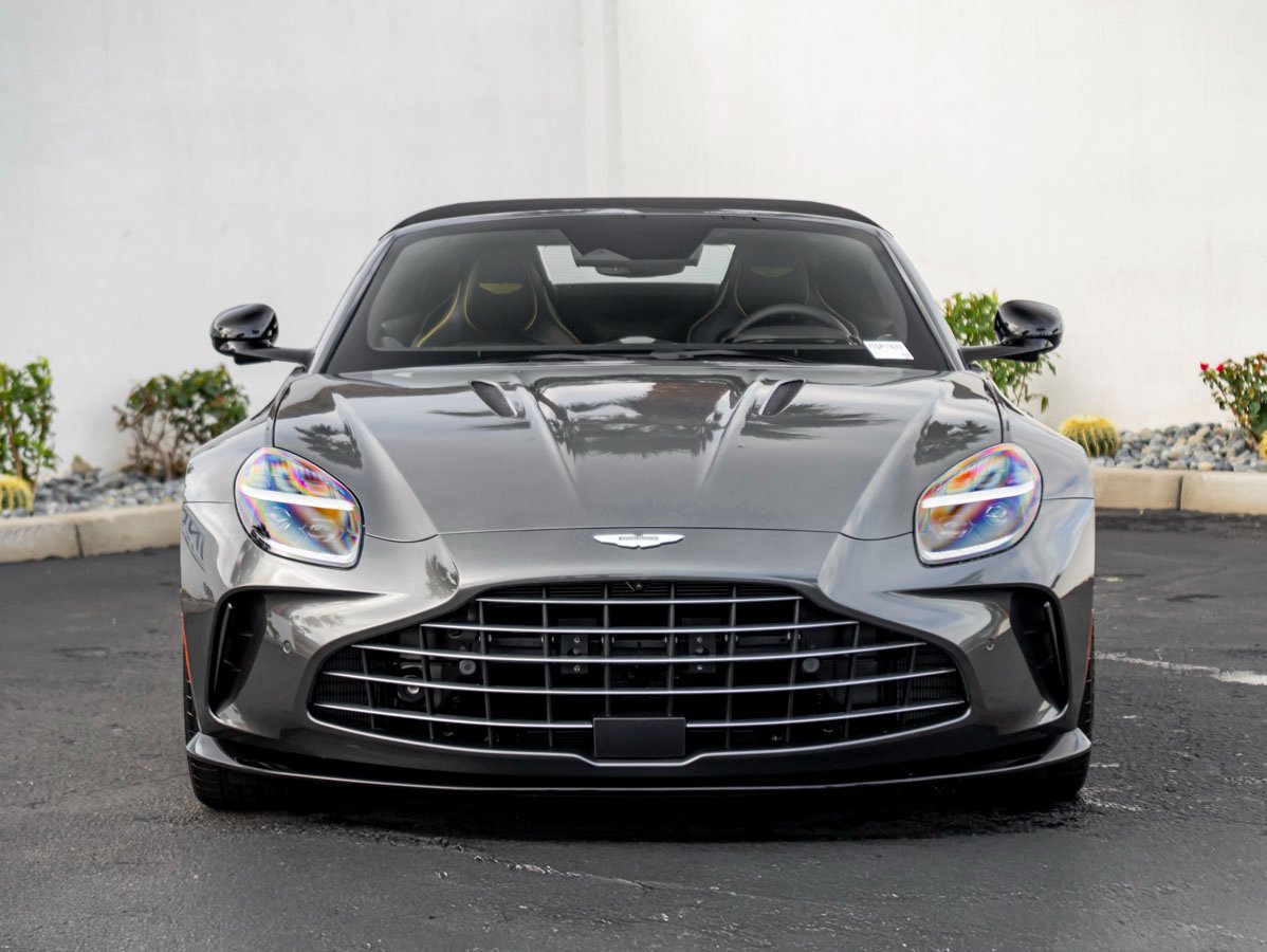 Used 2026 Aston Martin V8 Vantage Convertible RWD image 4
