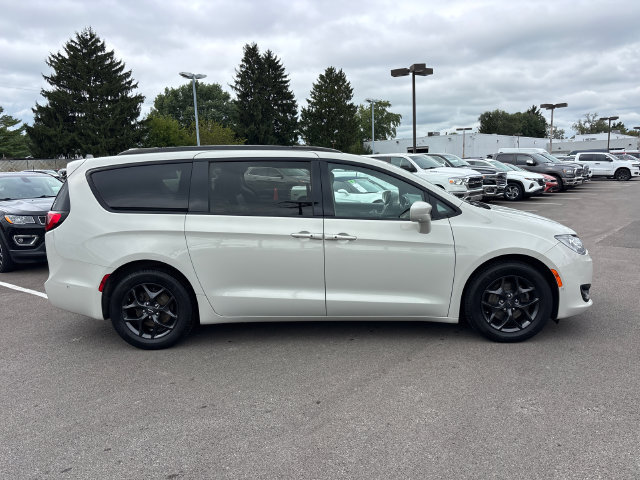 Used 2020 Chrysler Pacifica Touring-L Plus FWD image 29