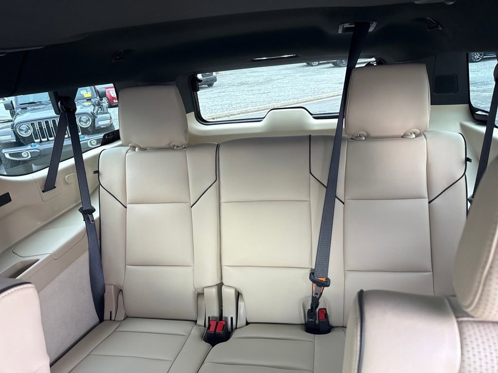 Certified 2024 Cadillac Escalade ESV Premium Luxury image 17