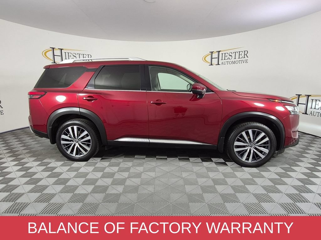 Used 2022 Nissan Pathfinder Platinum AWD/4WD image 3