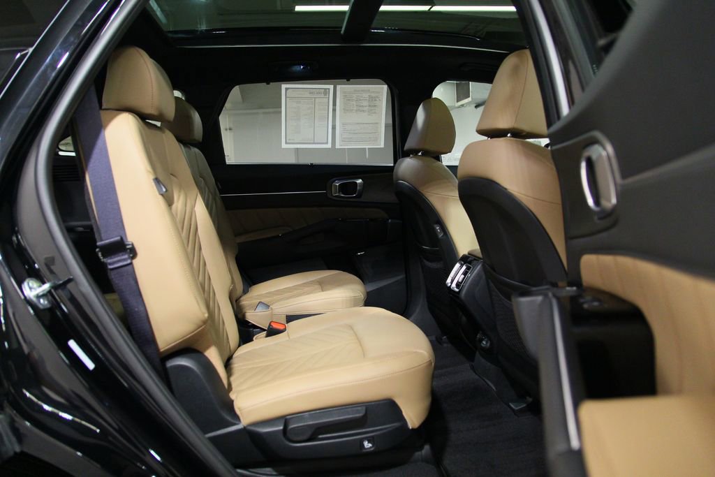 Used 2025 Kia Sorento SX Prestige w/ Olive Brown Leather Package AWD/4WD image 24