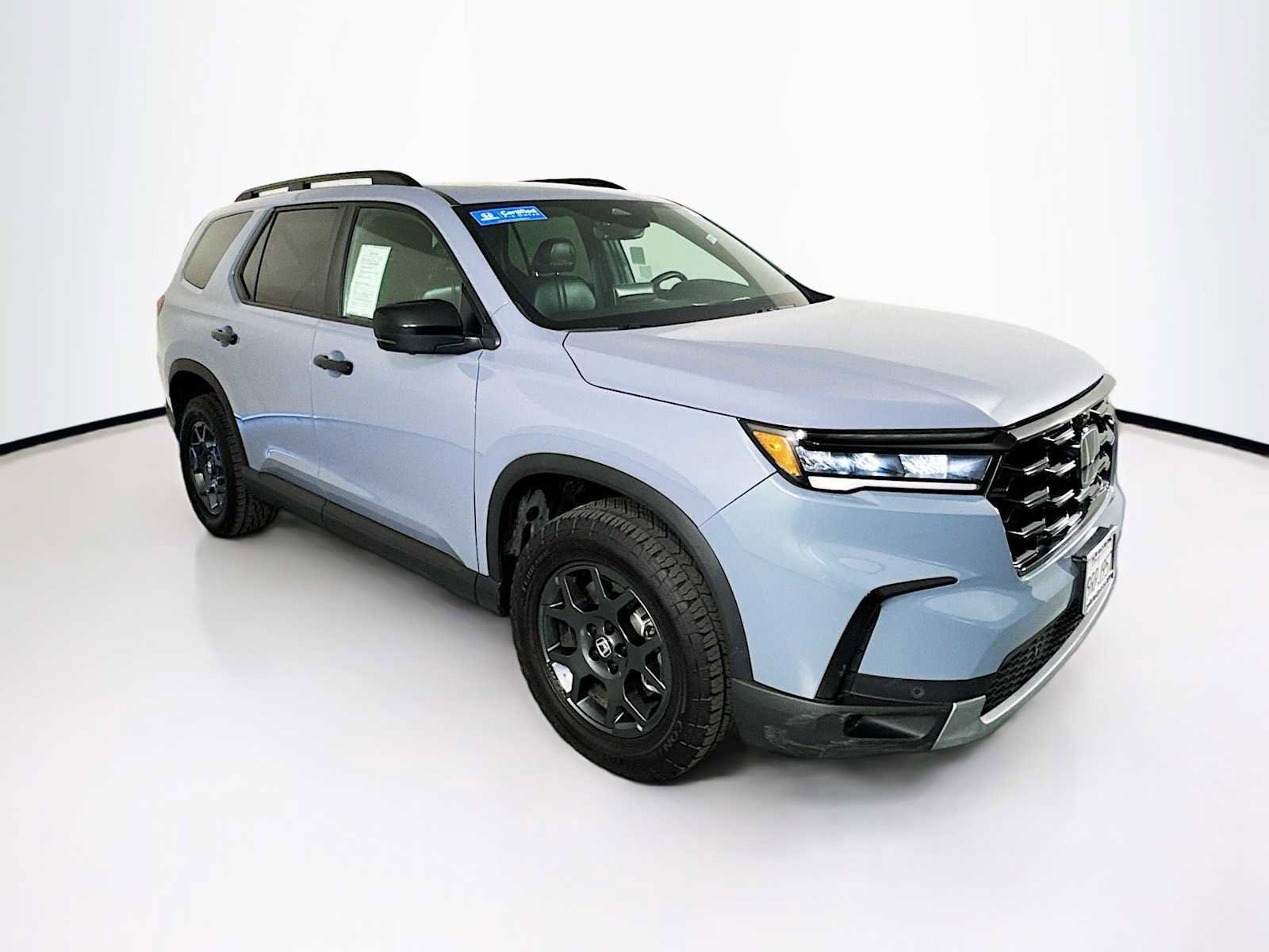 Certified 2025 Honda Pilot TrailSport image 1