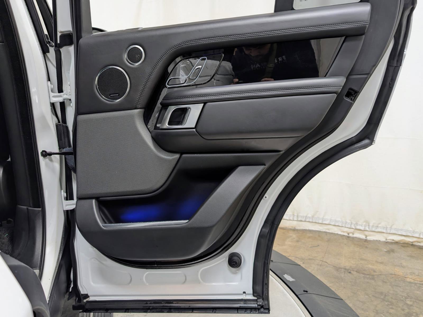 Used 2019 Land Rover Range Rover Autobiography image 25