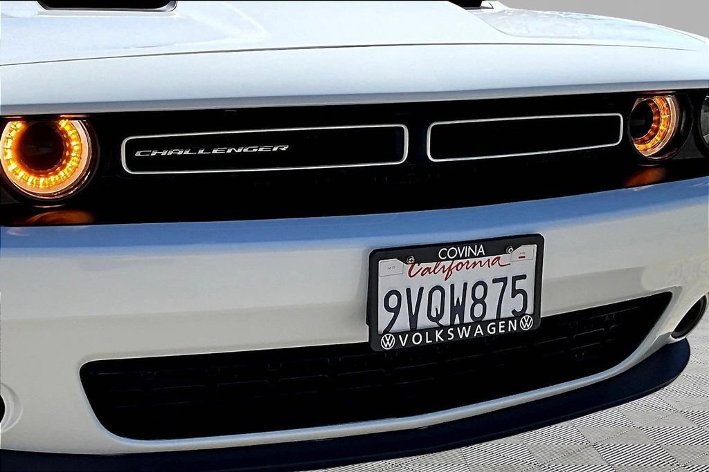 Used 2019 Dodge Challenger SXT RWD image 28