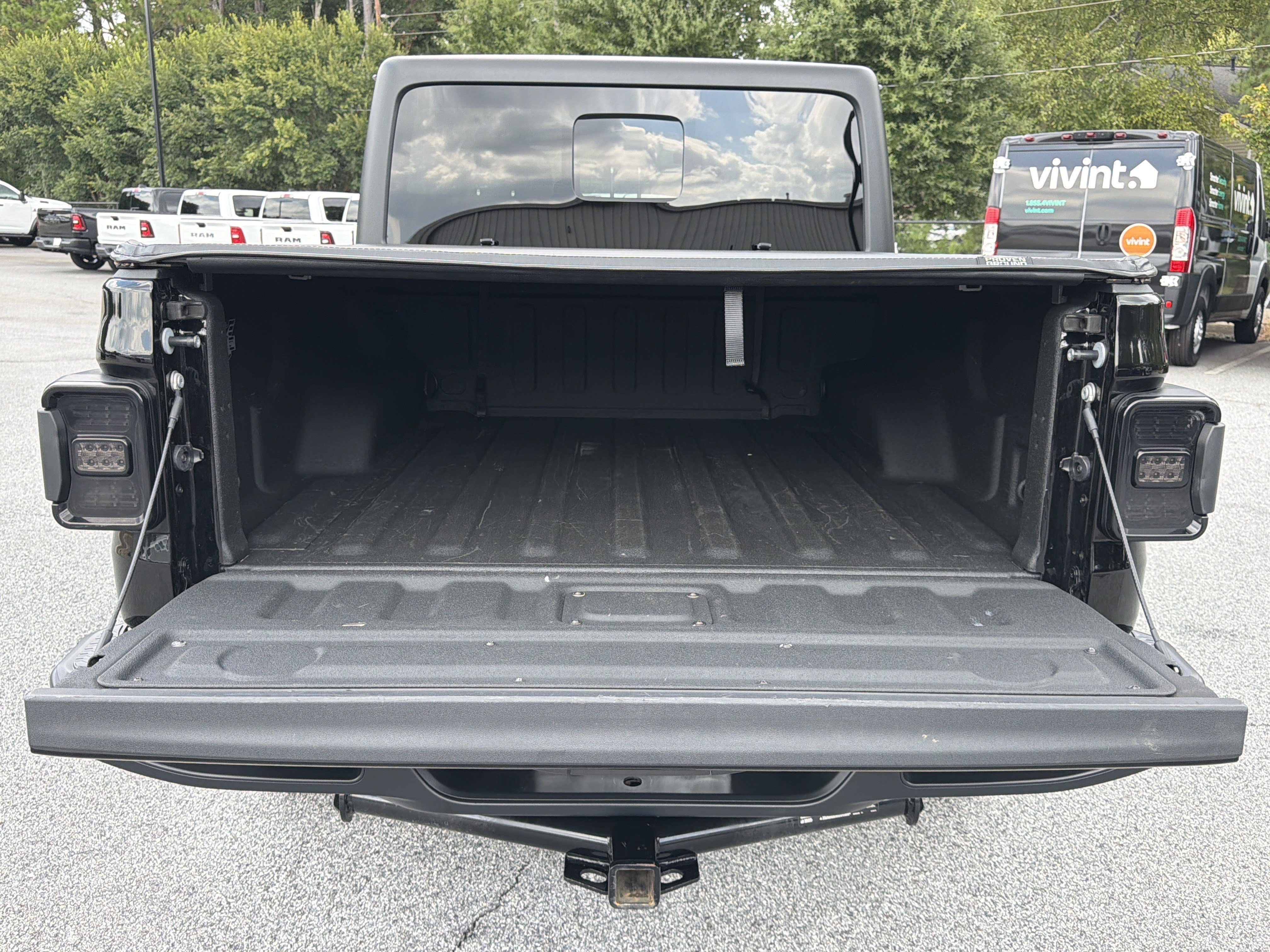 Used 2023 Jeep Gladiator Sport AWD/4WD image 22