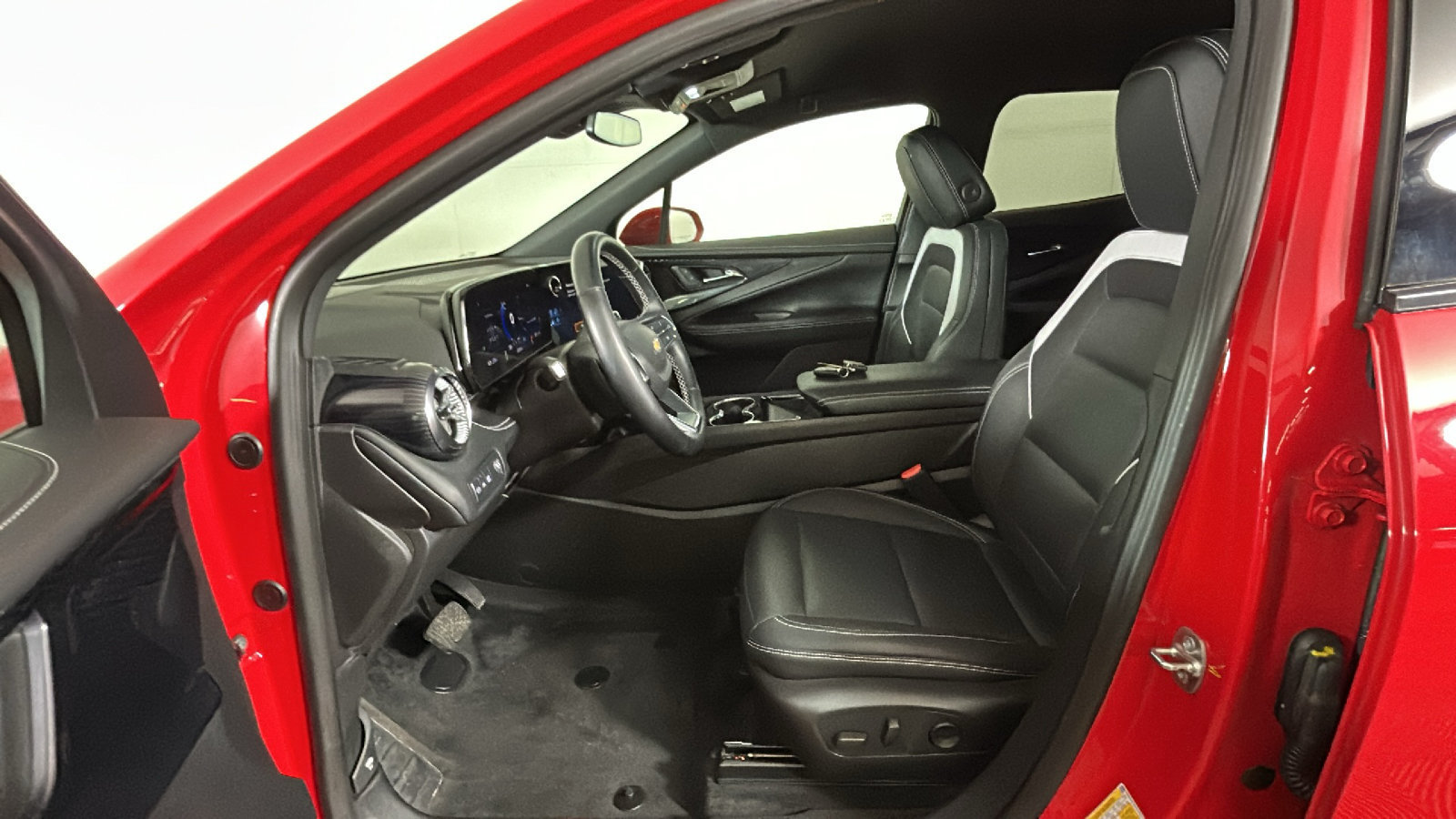 Used 2024 Chevrolet Blazer EV LT AWD/4WD image 14