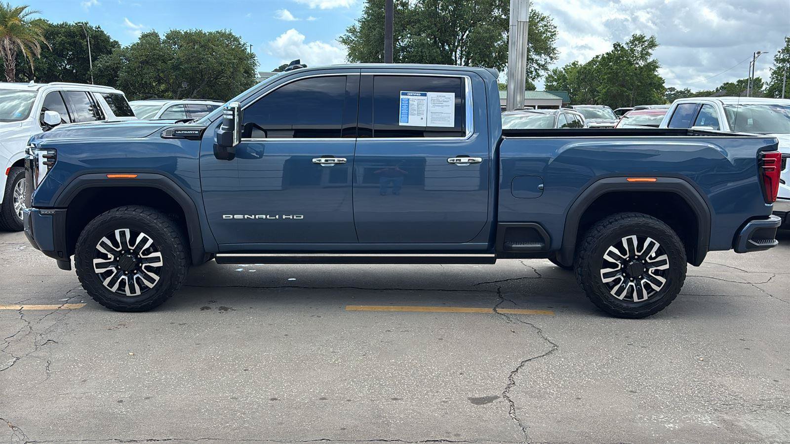 Certified 2024 GMC Sierra 2500 Denali Ultimate AWD/4WD image 4