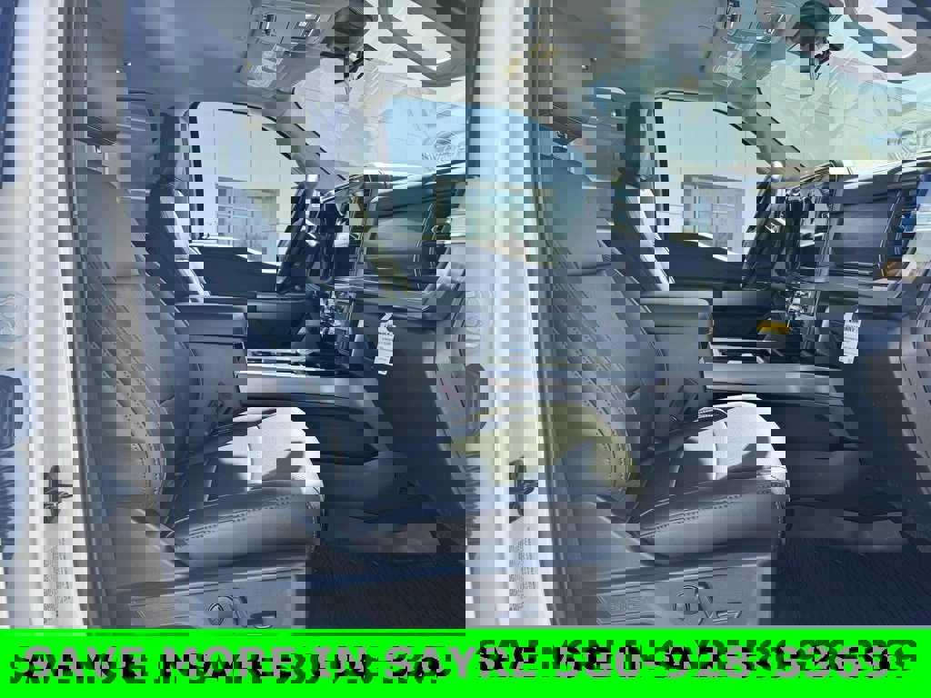 New 2025 Ford F250 Lariat w/ Chrome Package image 19