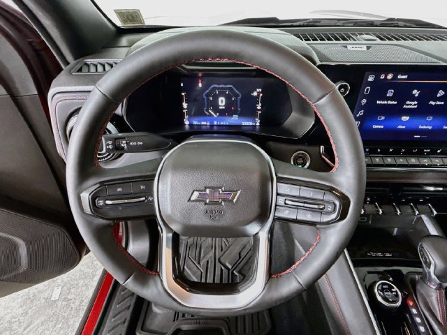 Used 2023 Chevrolet Colorado Z71 w/ Z71 Convenience Package 2 AWD/4WD image 3