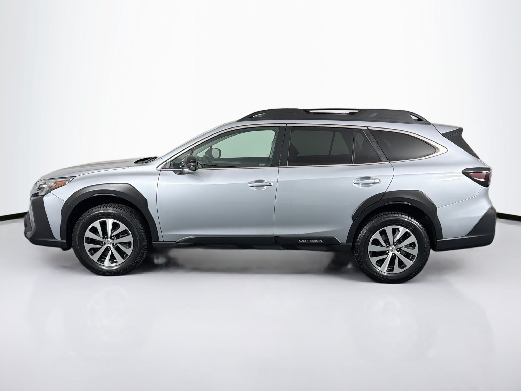 Used 2023 Subaru Outback Premium AWD/4WD image 11