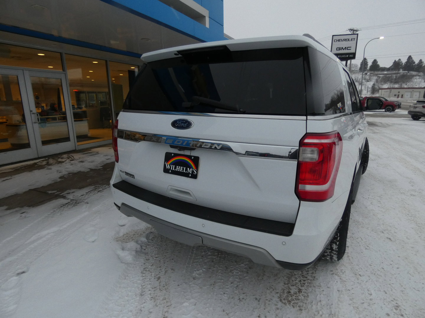 Used 2019 Ford Expedition XLT image 3