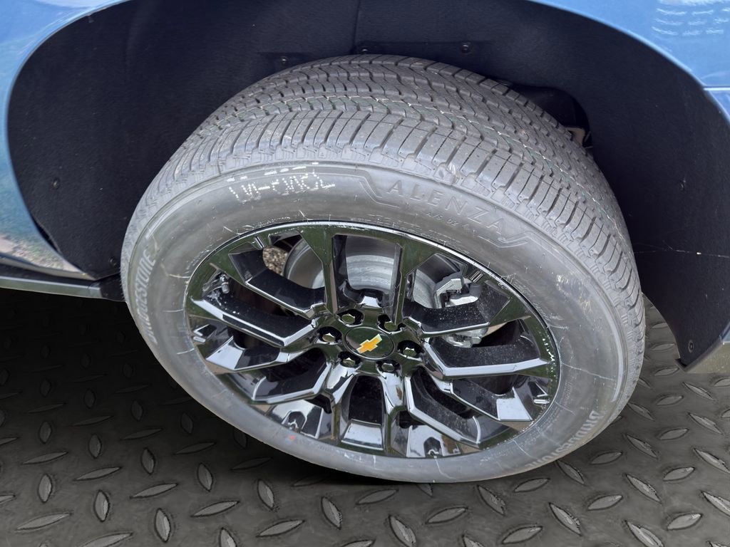 New 2026 Chevrolet Suburban Premier image 25