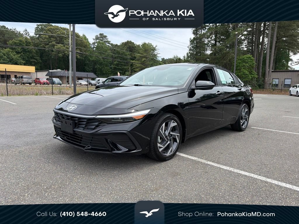 Used 2025 Hyundai Elantra Sport FWD image 1