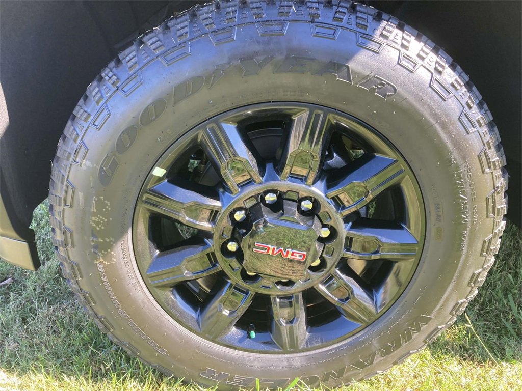 New 2026 GMC Sierra 2500 AT4 image 10