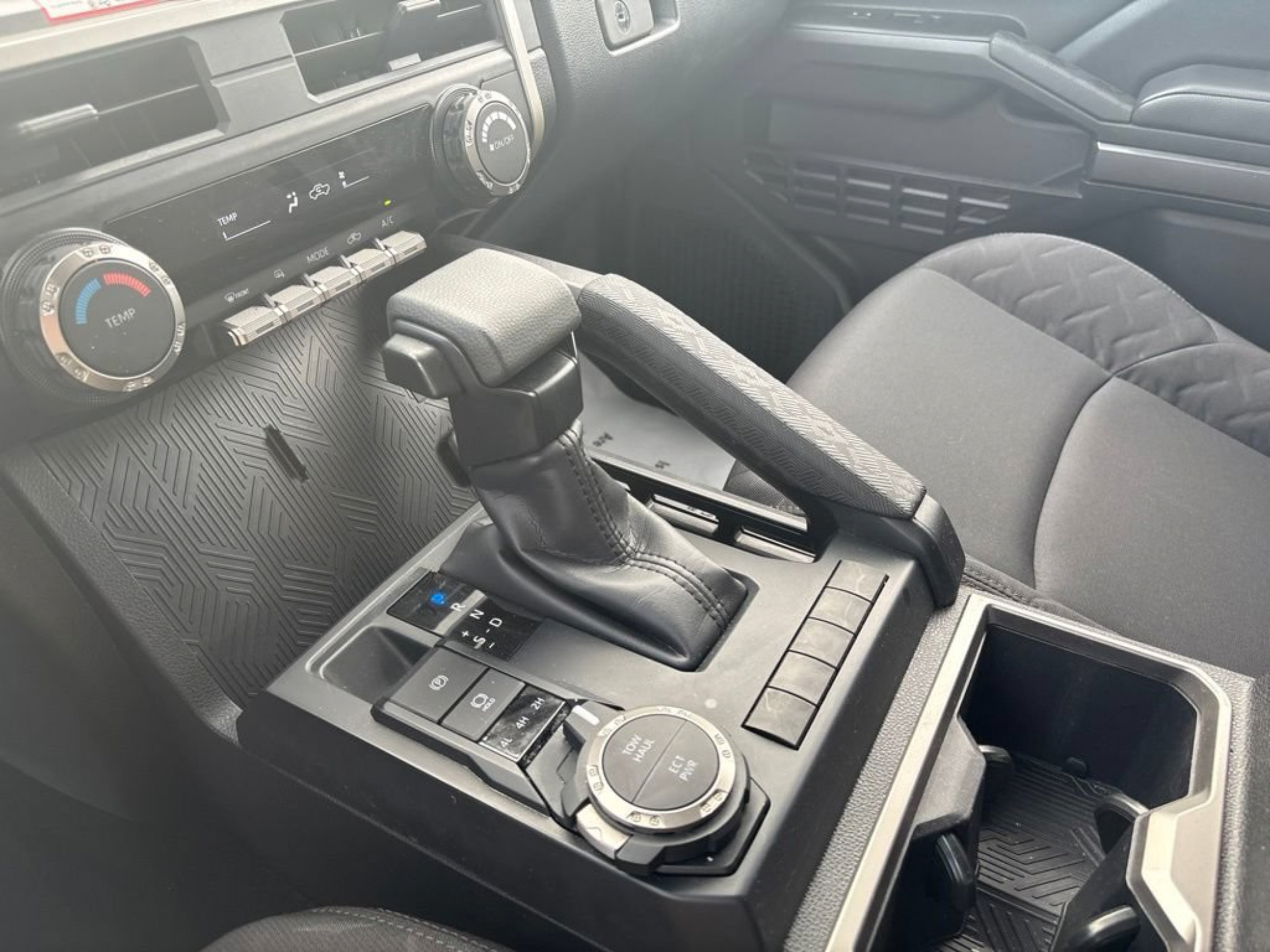Certified 2025 Toyota Tacoma SR5 AWD/4WD image 15
