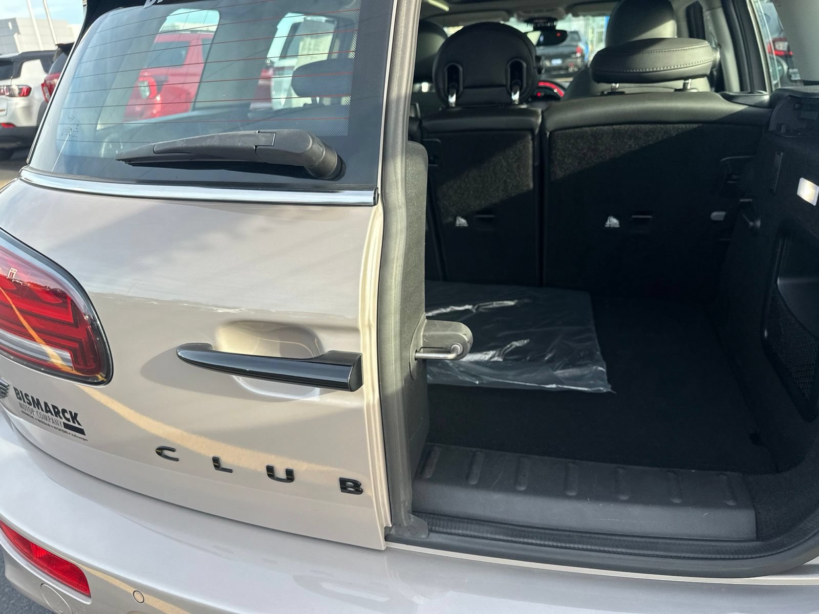 Used 2023 MINI Cooper Clubman S w/ Premium Package FWD image 35