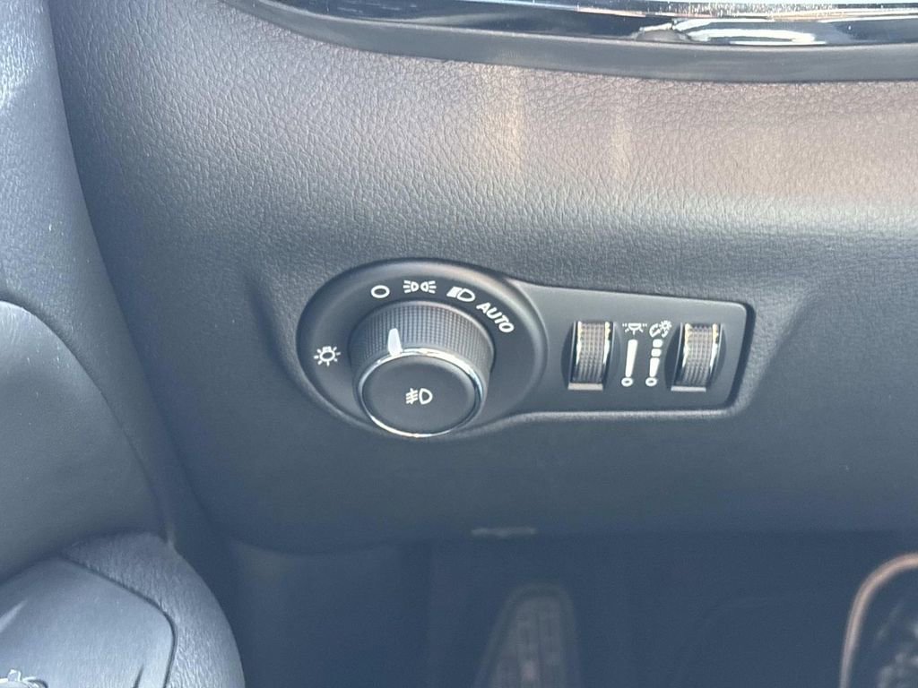 New 2026 Jeep Compass Latitude image 22