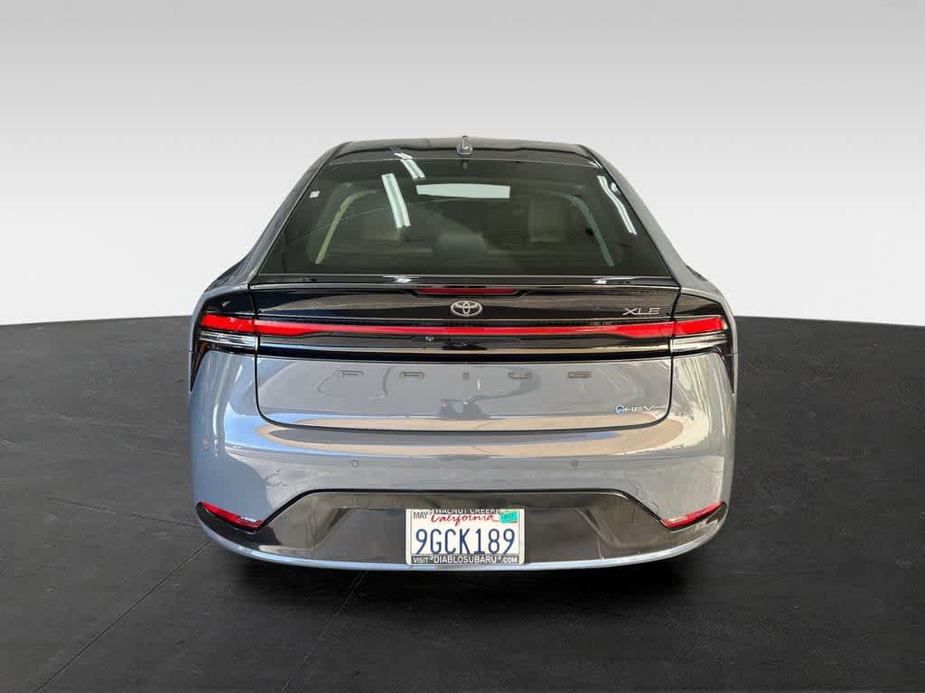Used 2023 Toyota Prius XLE FWD image 5
