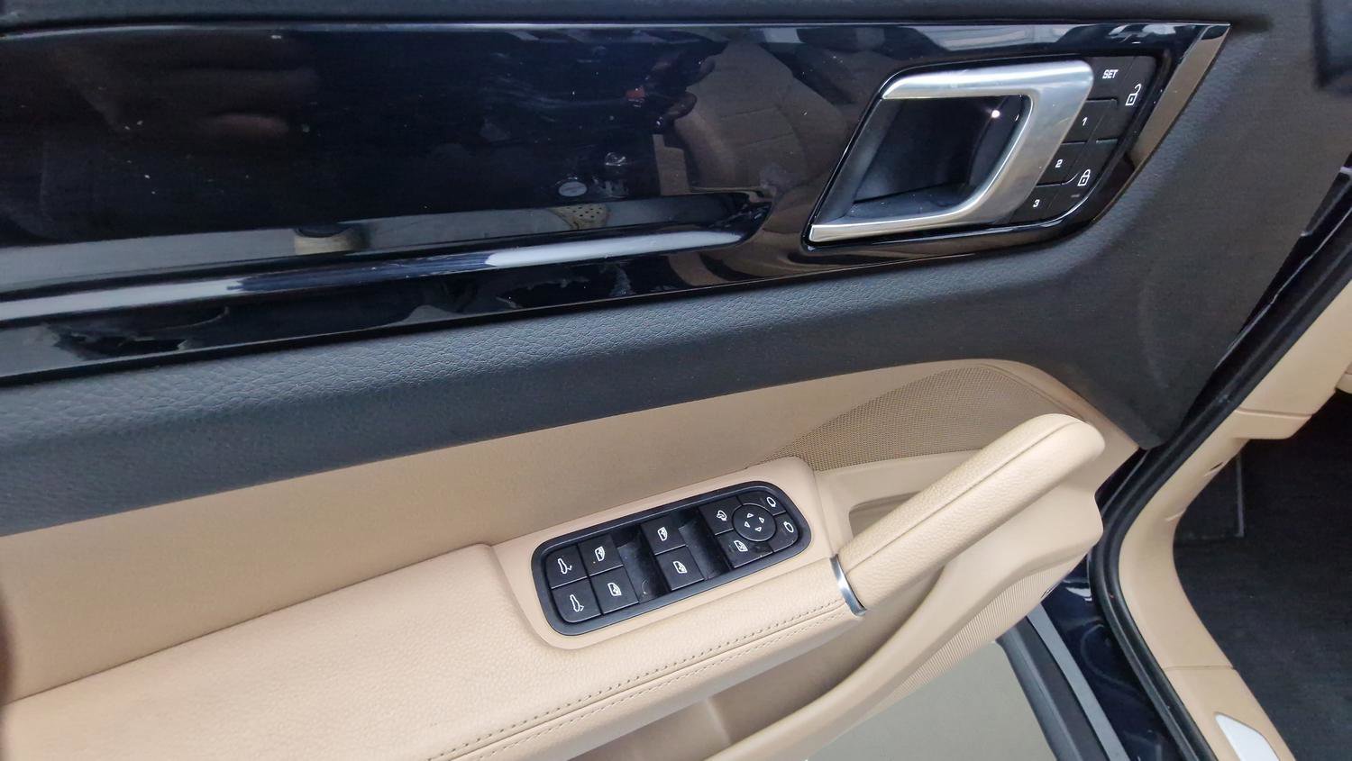 Used 2023 Porsche Cayenne image 11