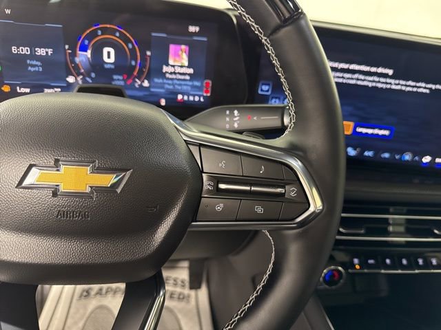 Used 2025 Chevrolet Traverse High Country image 36