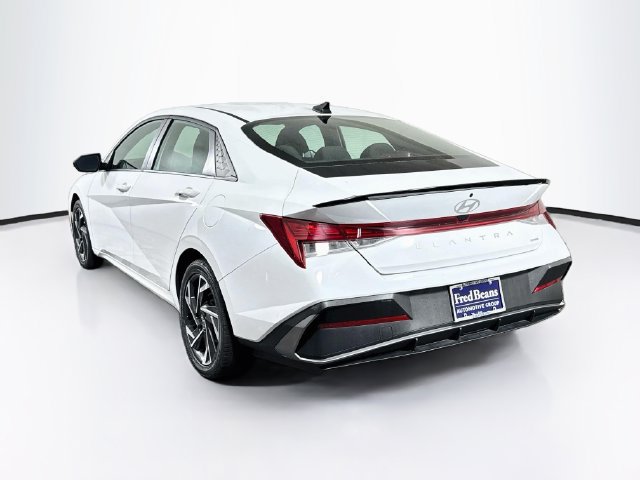 Certified 2025 Hyundai Elantra SEL FWD image 8