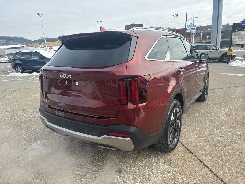 Used 2025 Kia Sorento S w/ Panoramic Sunroof Package image 7