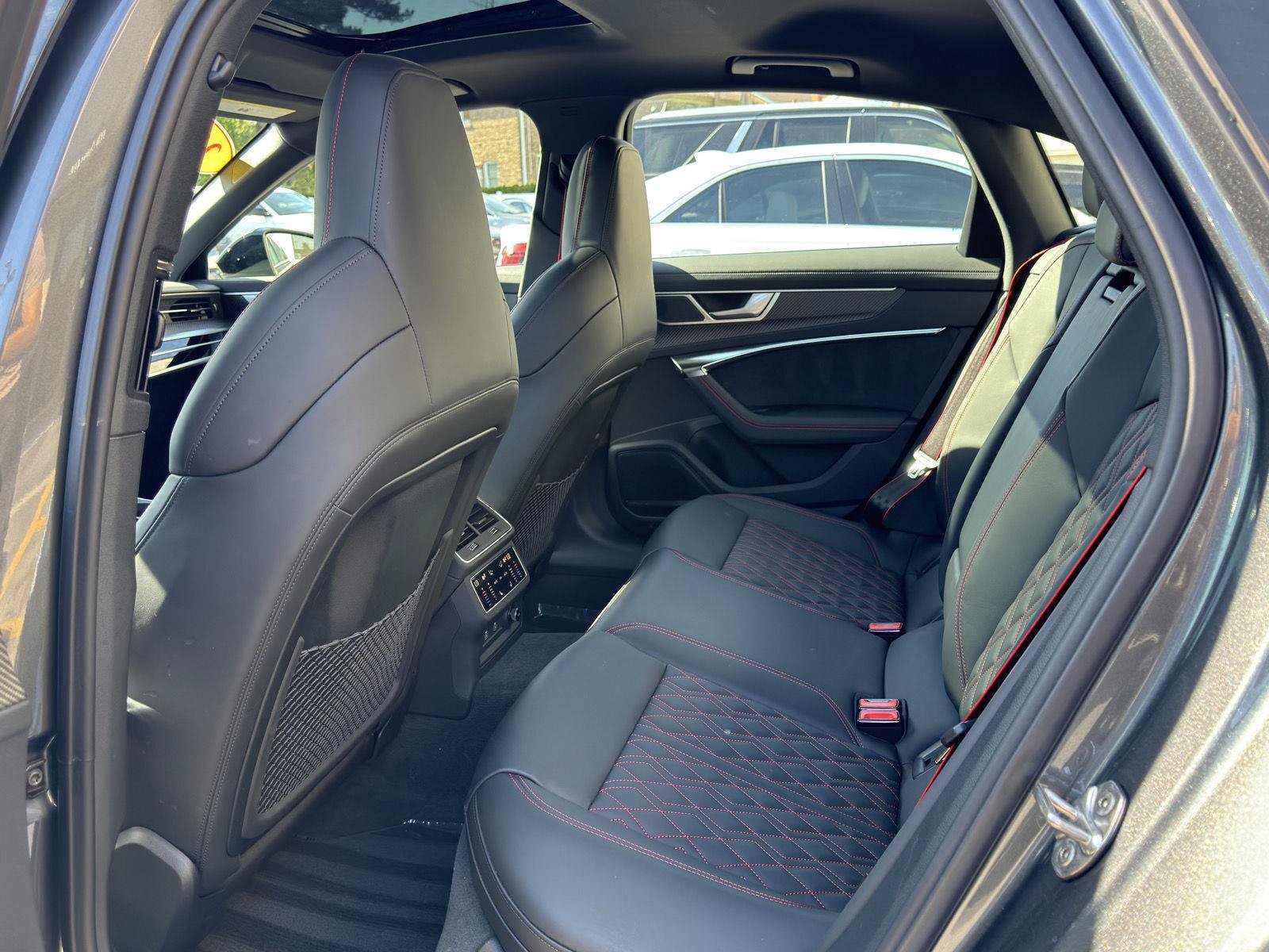 Used 2025 Audi S6 Premium Plus w/ Premium Plus Package AWD/4WD image 29