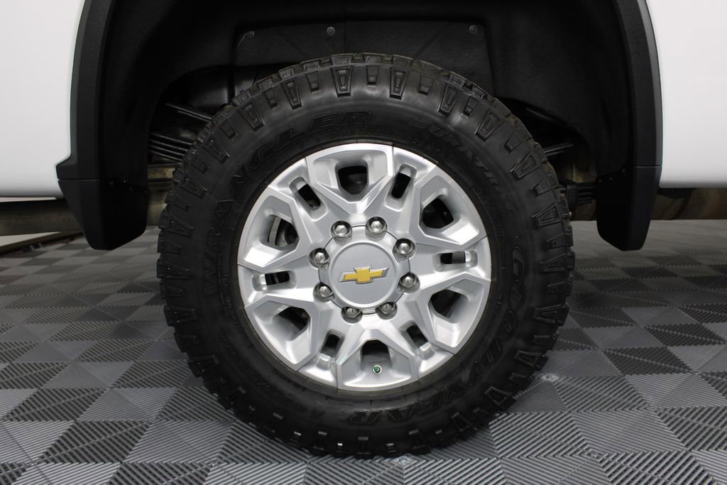 Used 2024 Chevrolet Silverado 3500 LT w/ Convenience Package AWD/4WD image 12