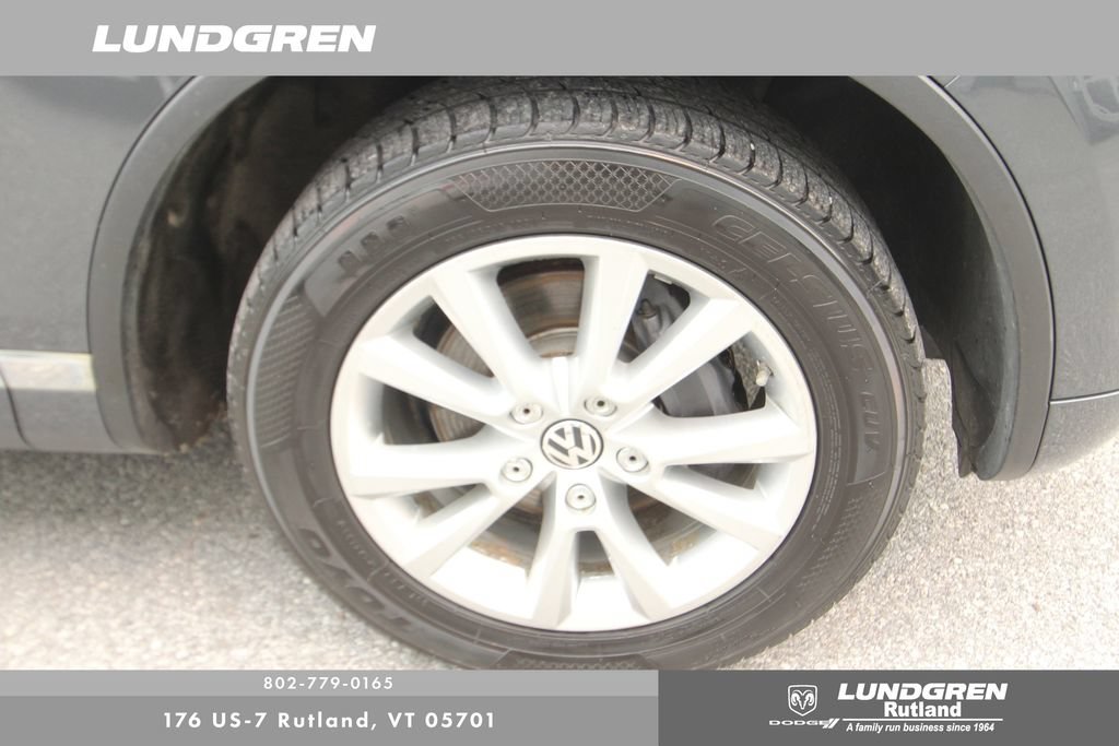 Used 2013 Volkswagen Touareg Sport AWD/4WD image 14