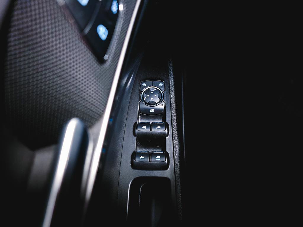 Used 2017 Ford Fusion SE w/ Fusion SE Technology Package image 22