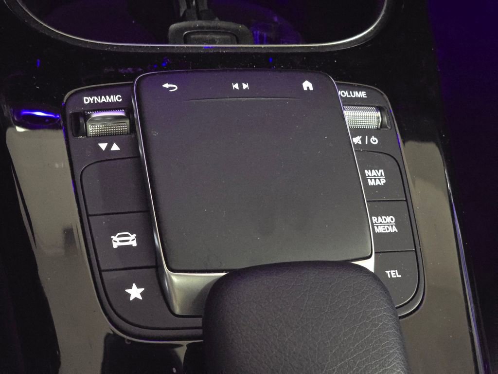 Used 2022 Mercedes-Benz CLA 250 4MATIC image 7