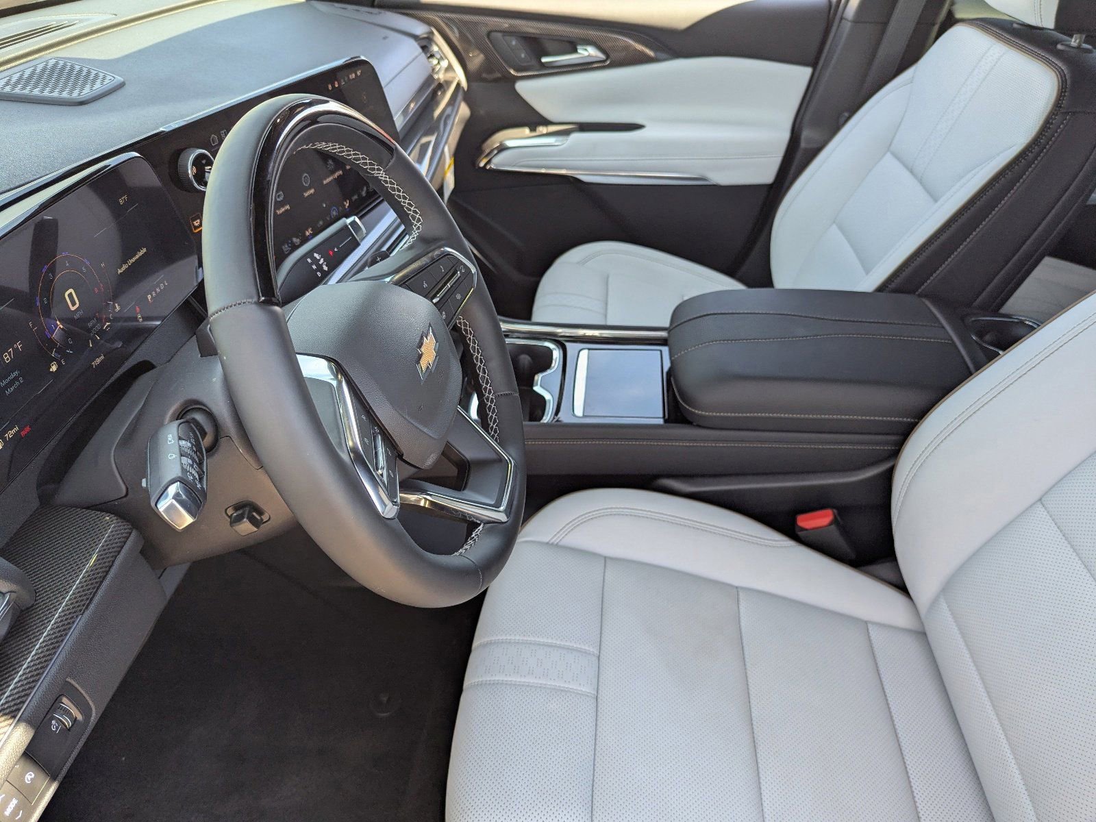 Used 2026 Chevrolet Traverse High Country image 23