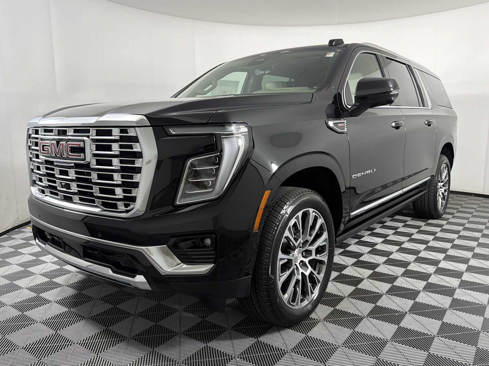 New 2026 GMC Yukon XL Denali w/ Denali Reserve Package AWD/4WD image 3