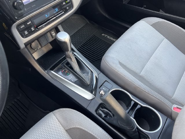 Used 2019 Toyota Corolla LE w/ LE Premium Package FWD image 25
