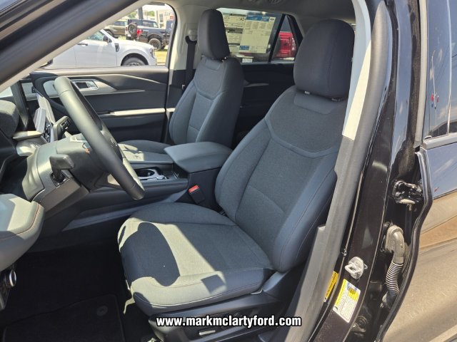 New 2026 Ford Explorer Active RWD image 7
