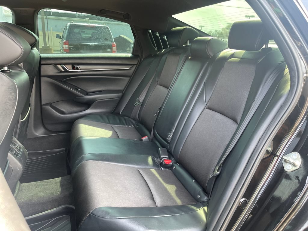 Used 2018 Honda Accord Sport image 15