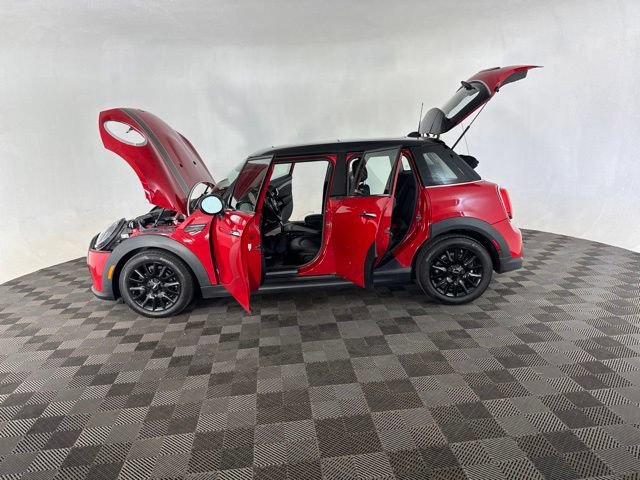 Used 2023 MINI Cooper 4-Door Hardtop FWD image 11