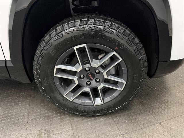 New 2026 GMC Terrain AT4 w/ LPO, Black Badging Package AWD/4WD image 13