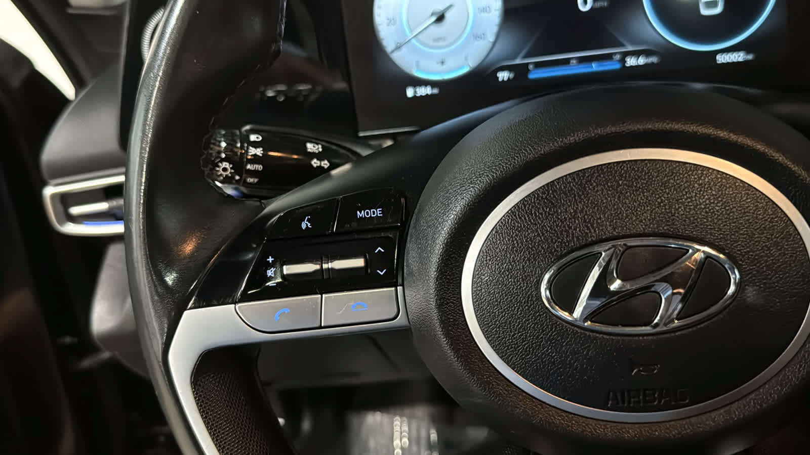 Used 2022 Hyundai Elantra Limited FWD image 12