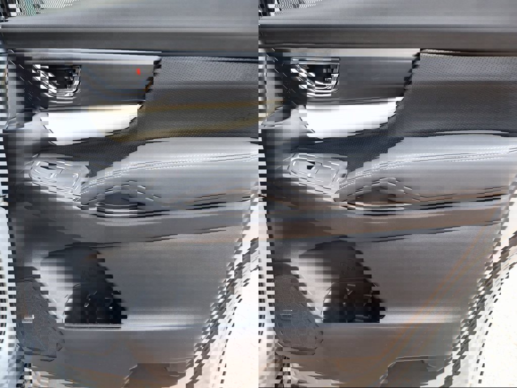 Used 2022 Subaru Ascent Limited w/ Technology Package image 12