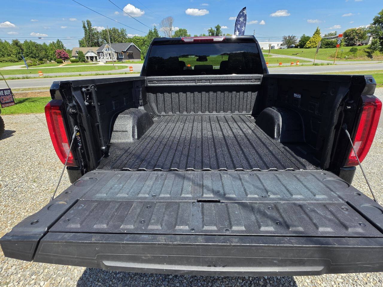 Used 2025 GMC Sierra 1500 SLT AWD/4WD image 5