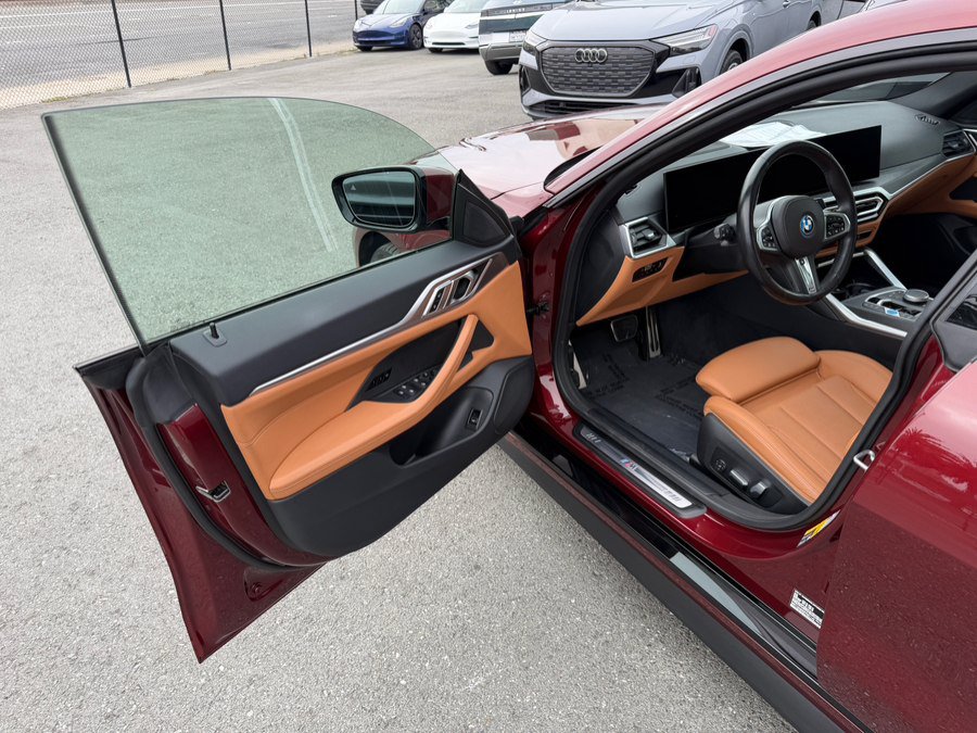 Used 2023 BMW i4 eDrive40 w/ M Sport Package RWD image 9