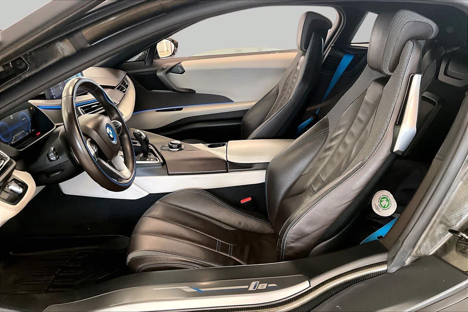 Used 2019 BMW i8 Coupe AWD/4WD image 7