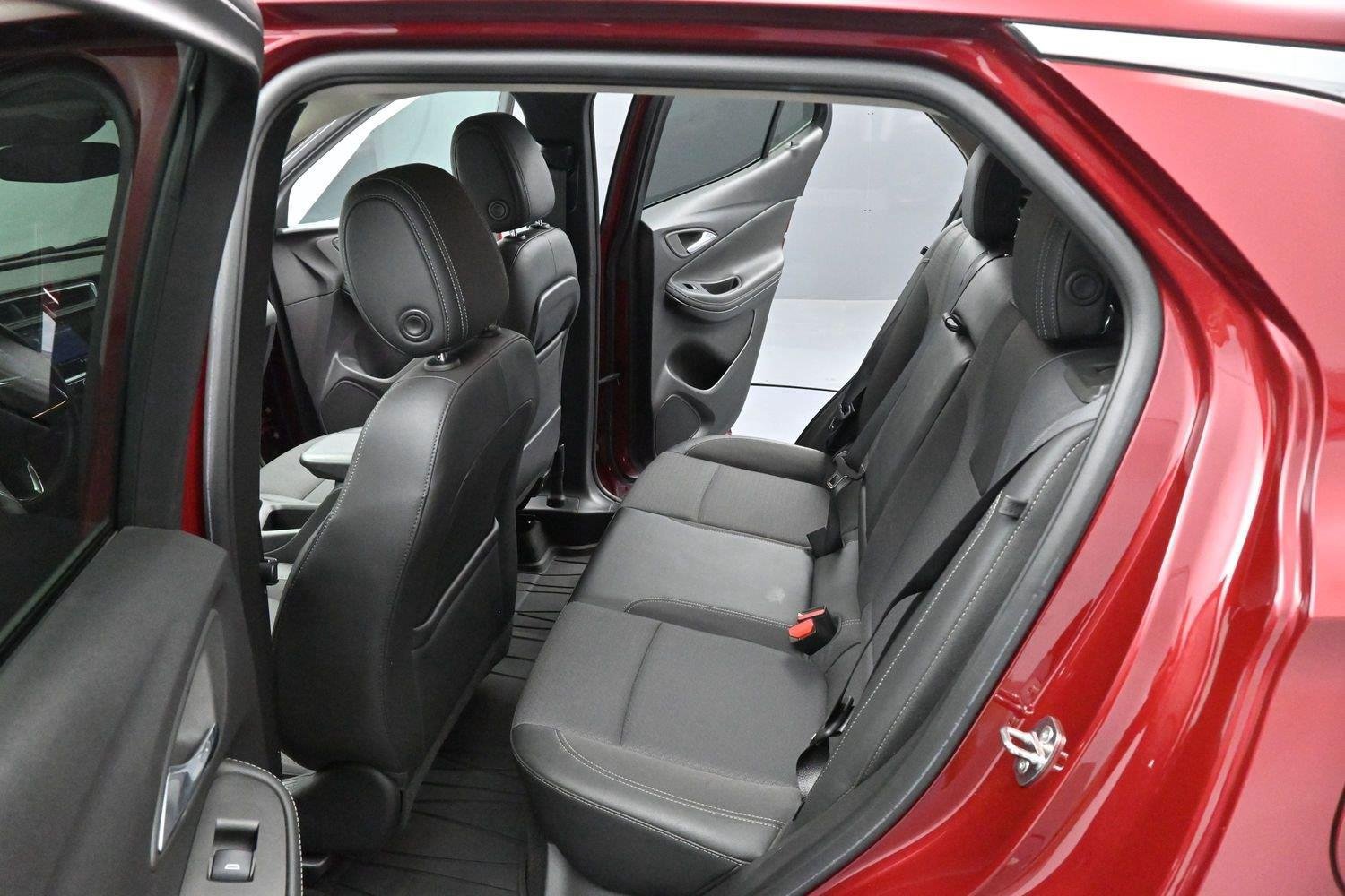 Used 2022 Buick Encore GX Select w/ Sport Touring Package AWD/4WD image 27